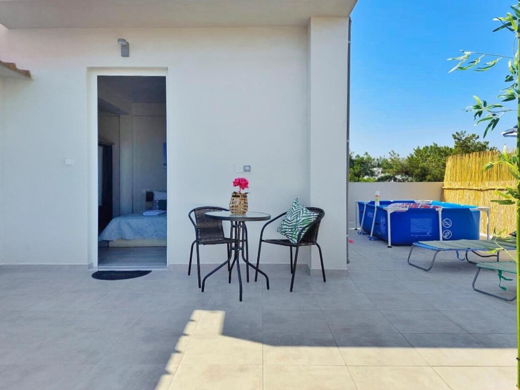 House & Roof Garden *